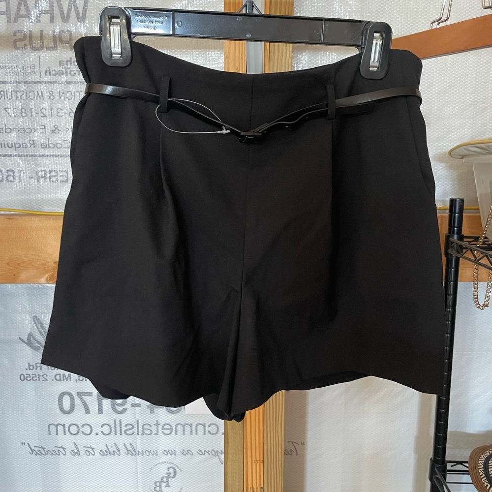 NWT Vince Camuto Shorts w/Belt, Size 12